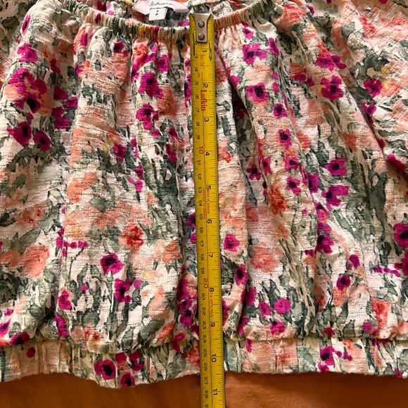 |SOLD| Off shoulder floral skirt set 🌸🌻 - Picture 5 of 7